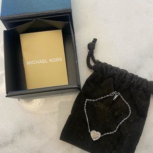 Silver Michael Kors Heart bracelet 💎